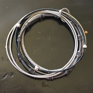 Modern Edge: Multi-Strand Metal Wire Stretch Bracelet